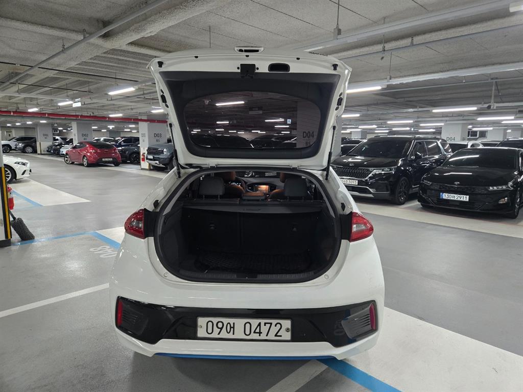HYUNDAI Ioniq - Vista 6
