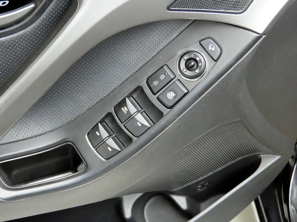 HYUNDAI Avante - Vista 12