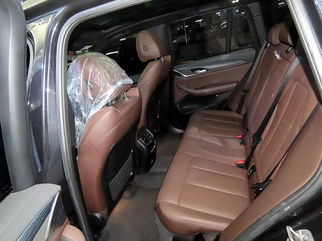 BMW iX3 - Vista 7