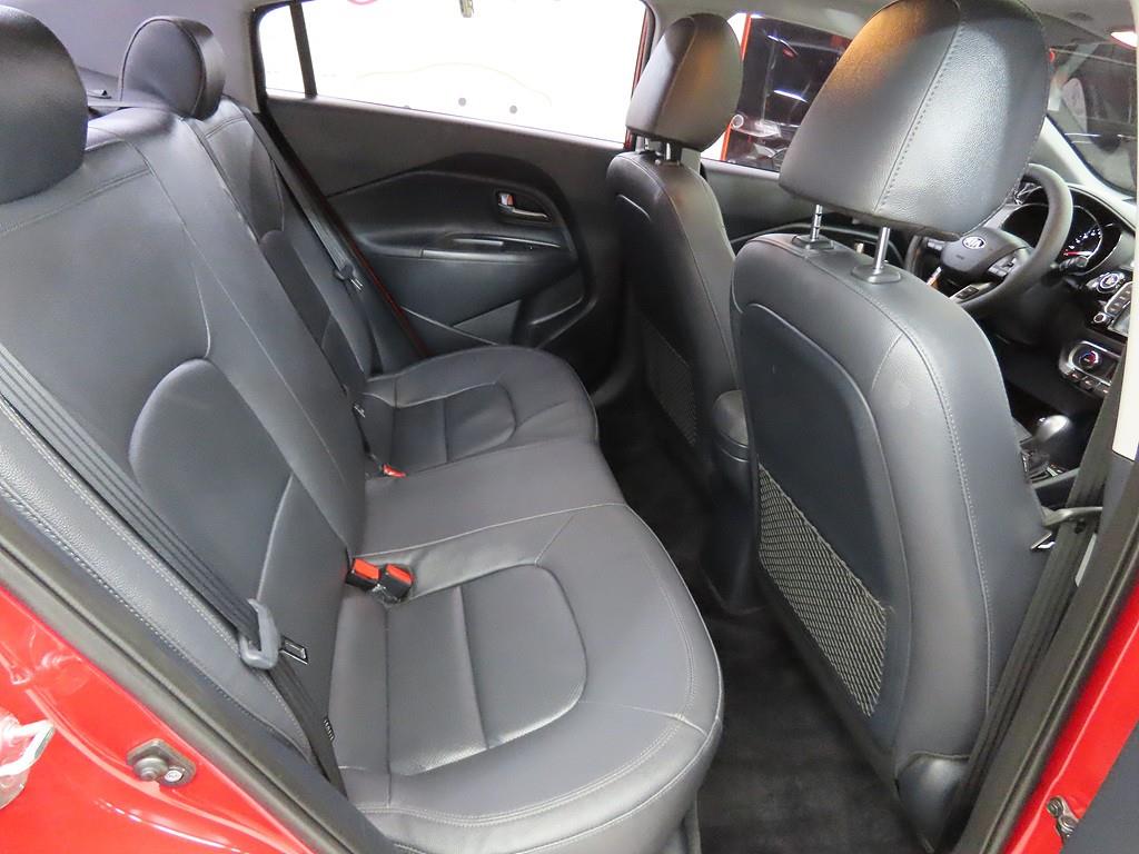 KIA Pride - Vista 7