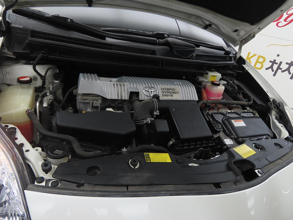Toyota Prius 2014 Blanco - Importación desde Corea - HF Imports Iquique - Foto 18