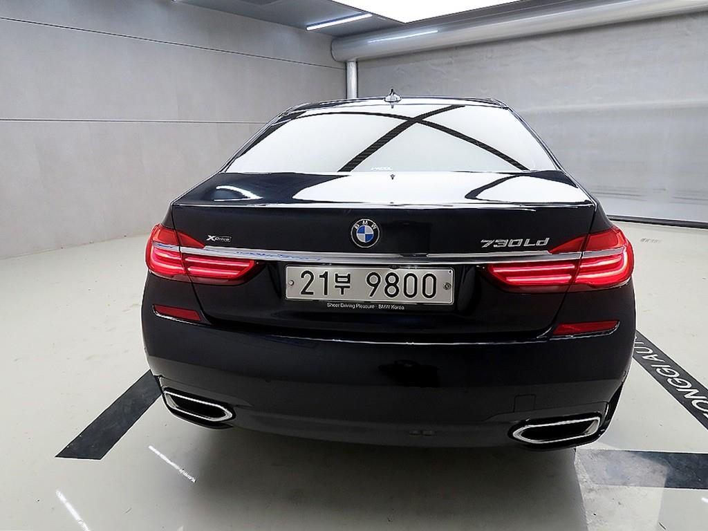 BMW 7 Series - Vista 3