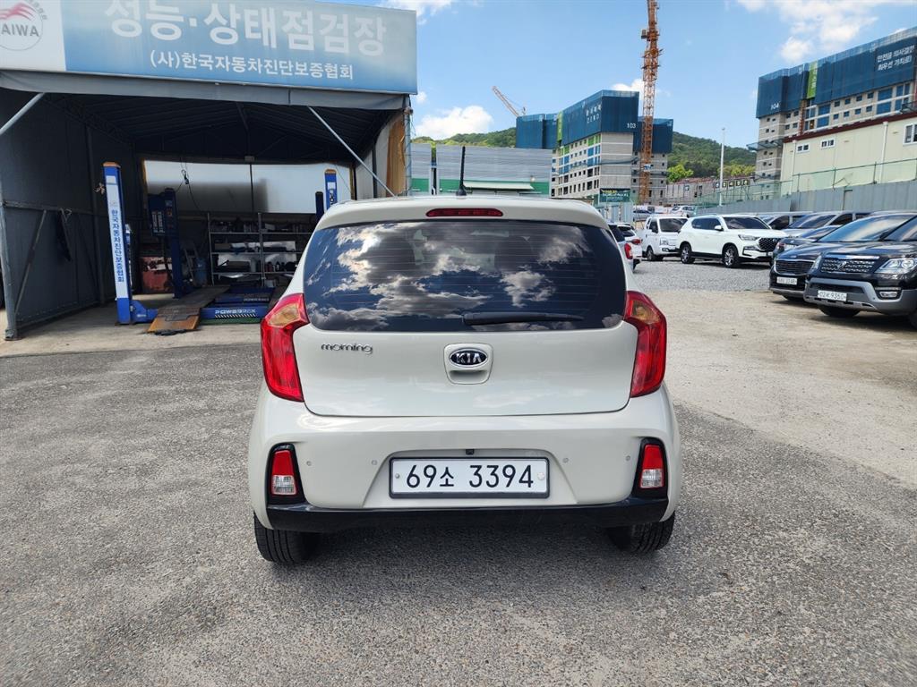 KIA Morning - Vista 5
