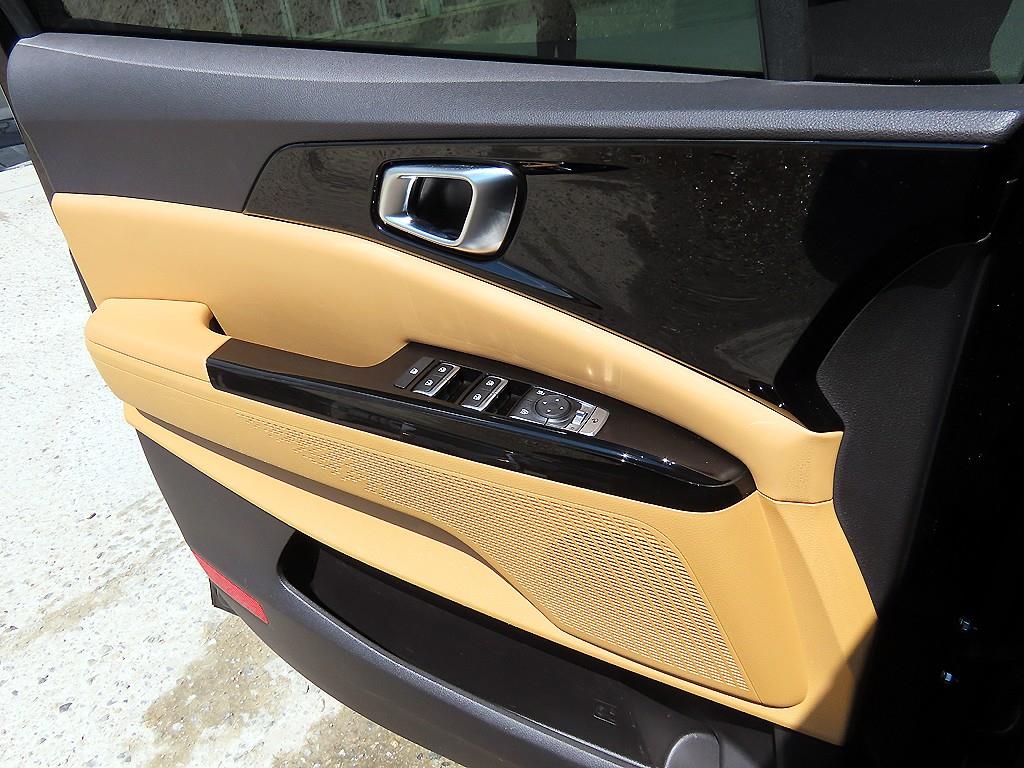 KIA Carnival - Vista 12