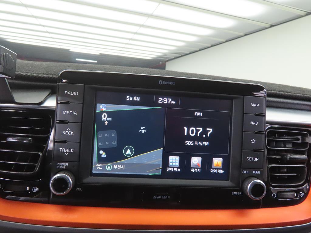 KIA Stonic 2018 Amarillo - Importación desde Corea - HF Imports Iquique - Foto 13