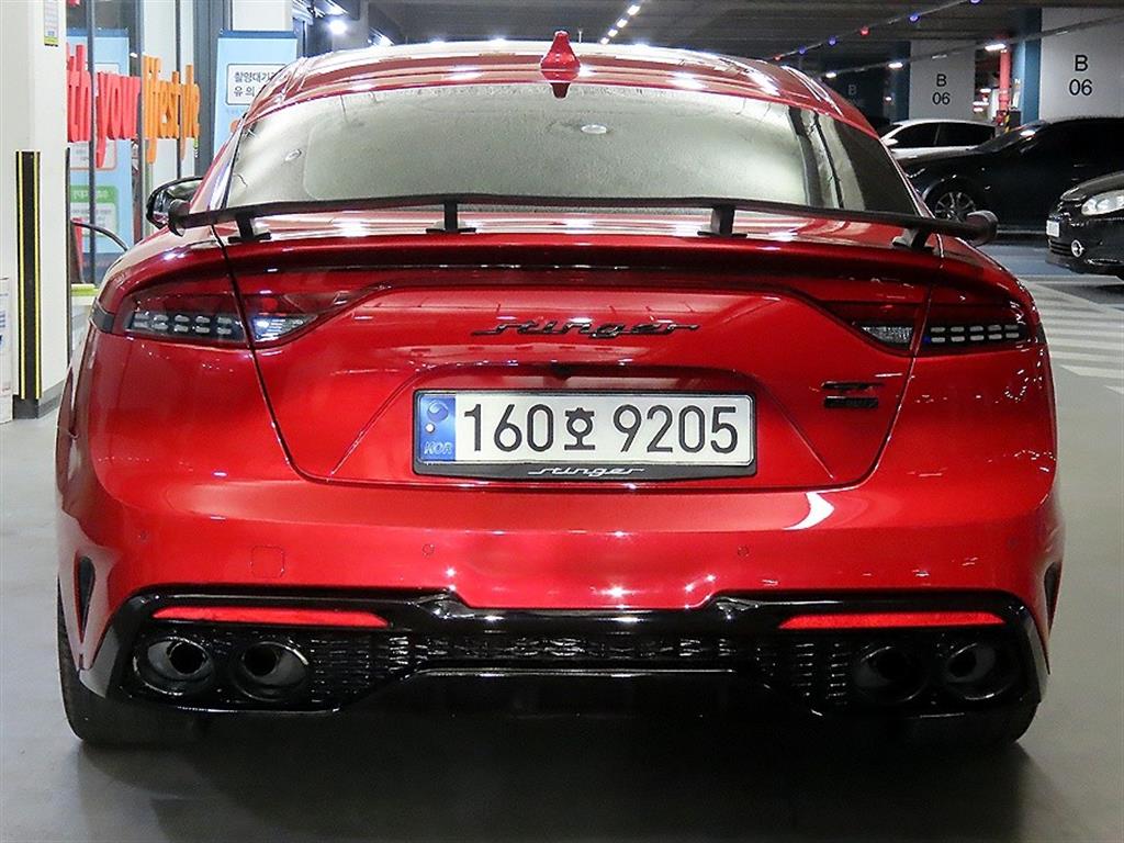 KIA Stinger - Vista 4