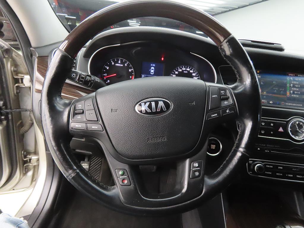 KIA K7 - Vista 8