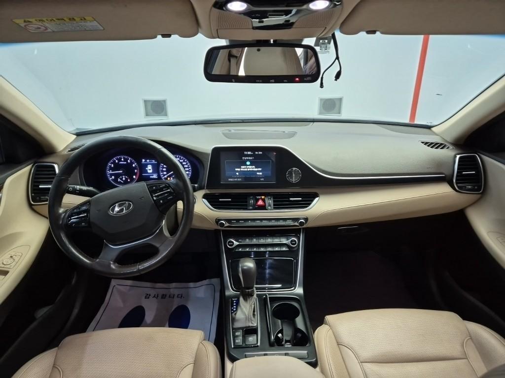 HYUNDAI Grandeur - Vista 6