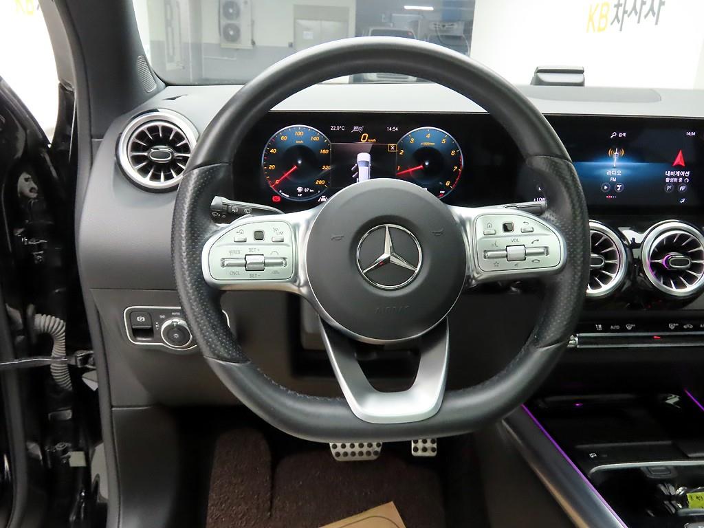 Mercedes Benz GLA Class - Vista 7