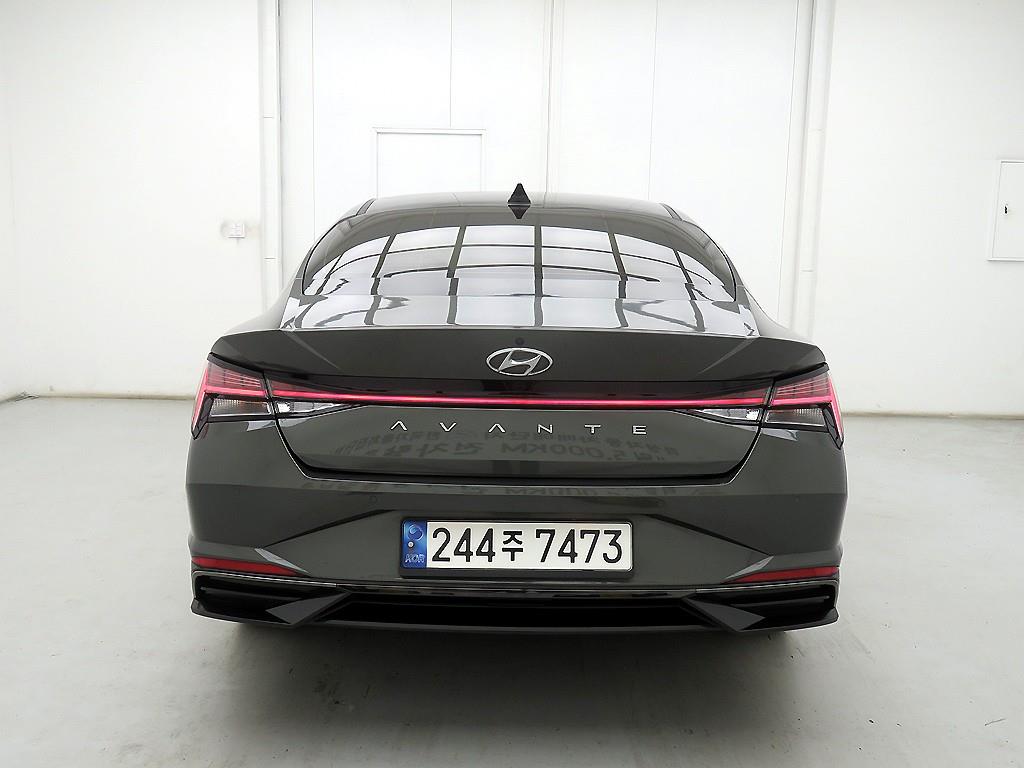 HYUNDAI Avante - Vista 3