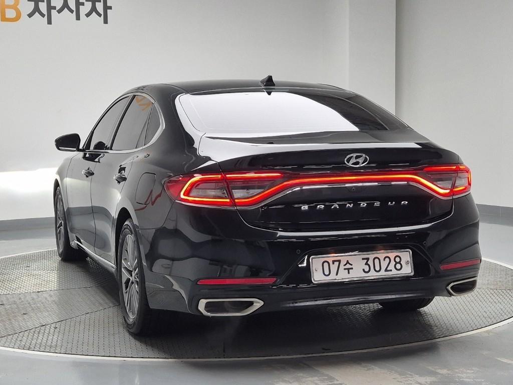 HYUNDAI Grandeur - Vista 4