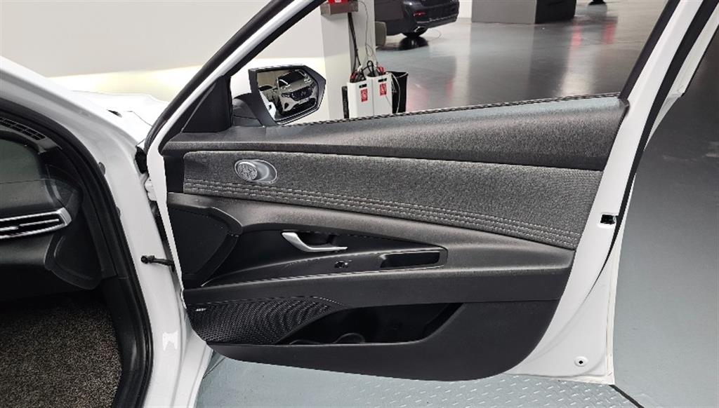 HYUNDAI Avante 2023 Blanco - Importación desde Corea - HF Imports Iquique - Foto 13