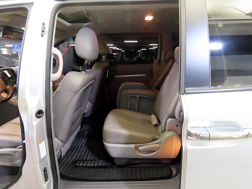 KIA Carnival - Vista 7