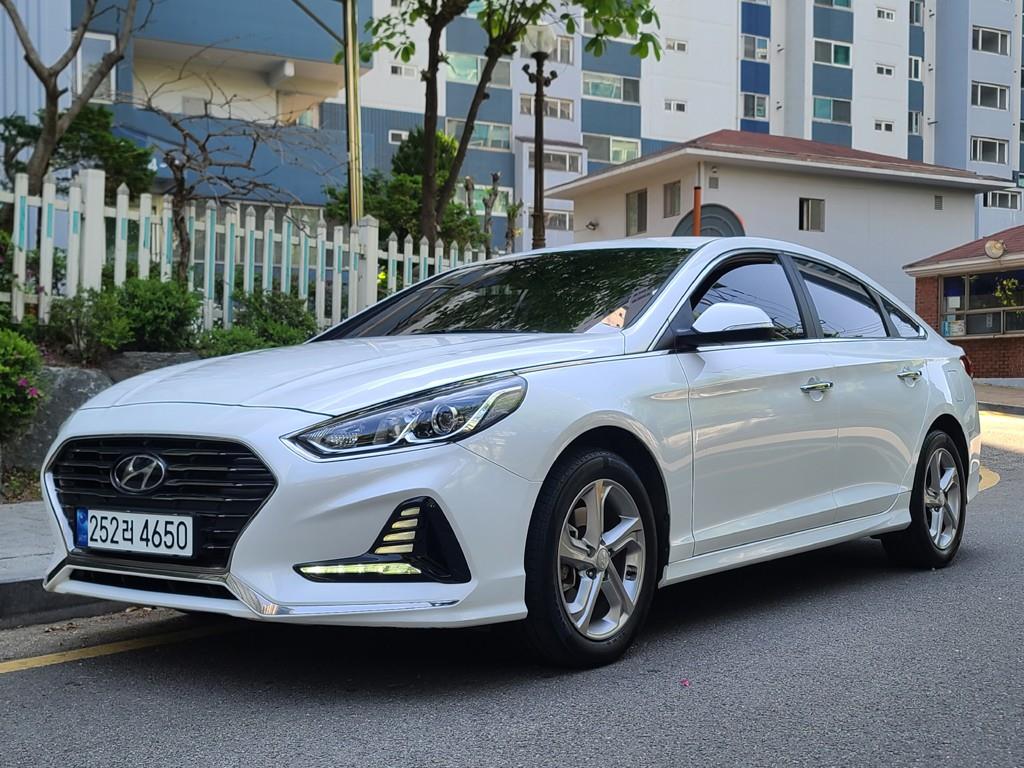HYUNDAI Sonata - Vista 2