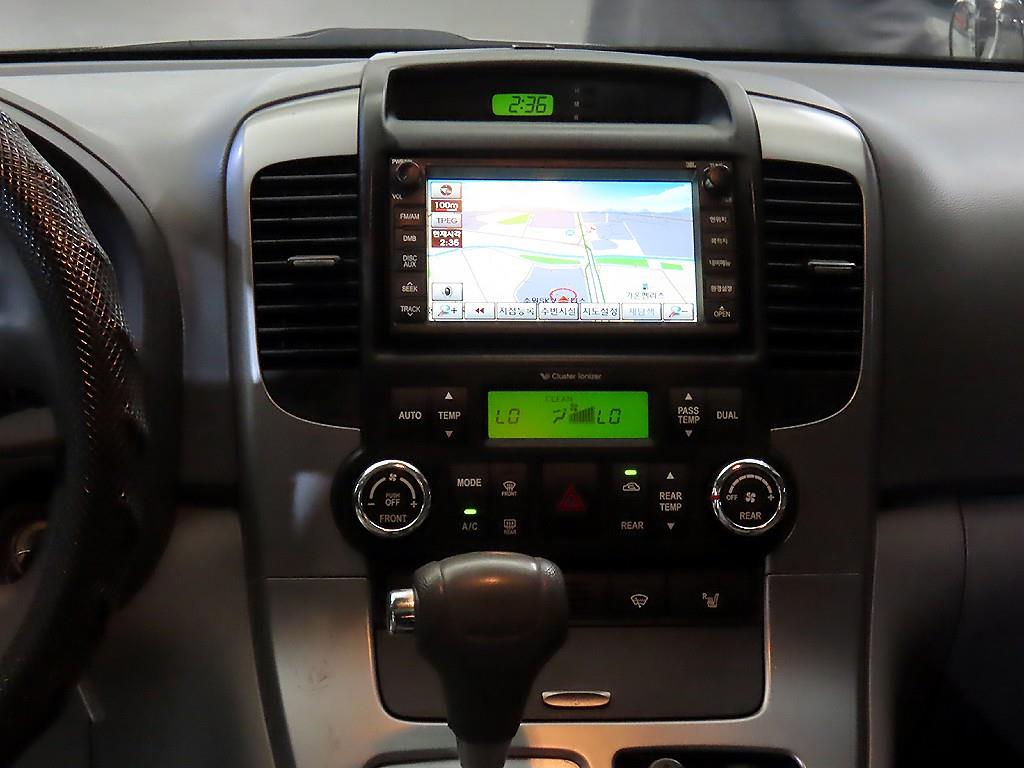 KIA Carnival - Vista 11