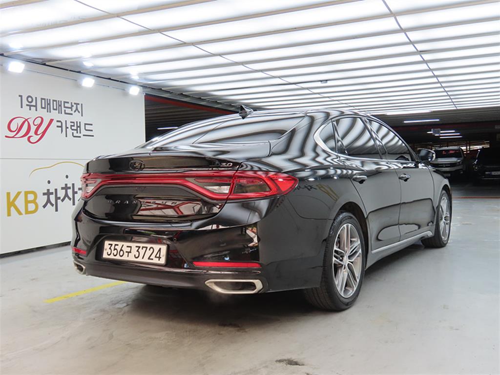 HYUNDAI Grandeur - Vista 4