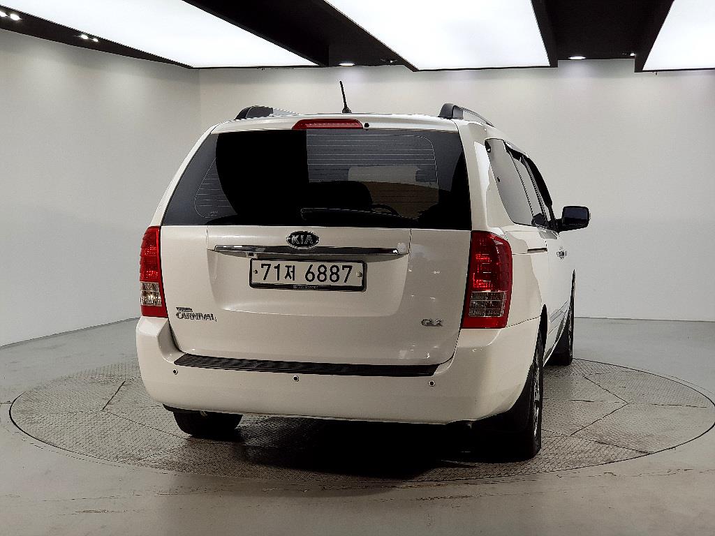 KIA Carnival - Vista 3