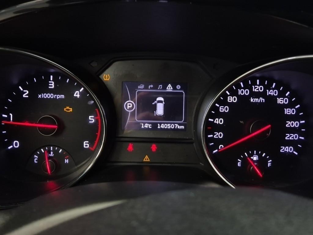 KIA Carnival - Vista 6