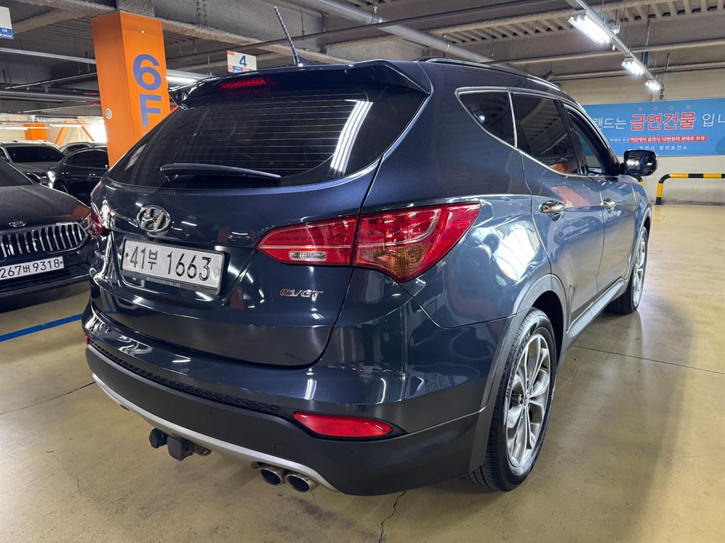 HYUNDAI Santa Fe - Vista 6