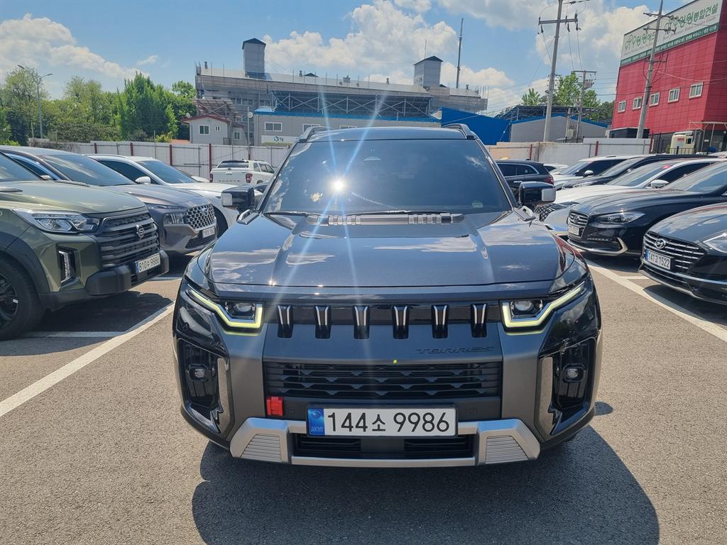 Ssangyong Torres 2023 Negro - Importación desde Corea - HF Imports Iquique - Foto 1