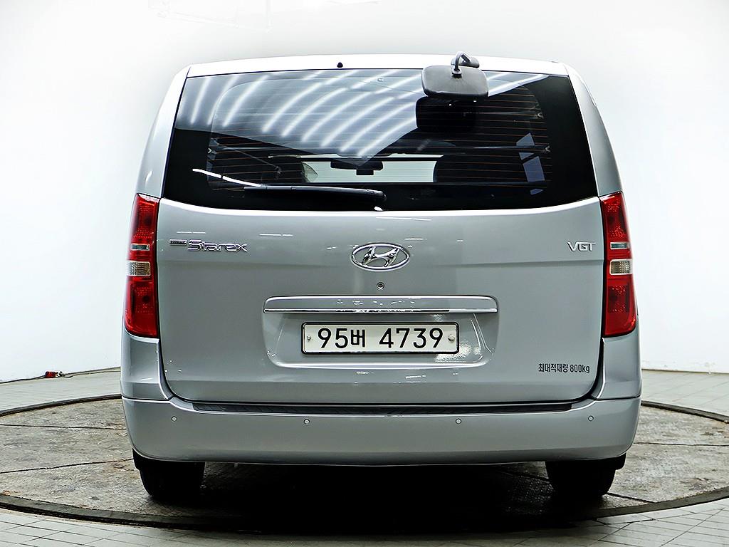 HYUNDAI Starex - Vista 5