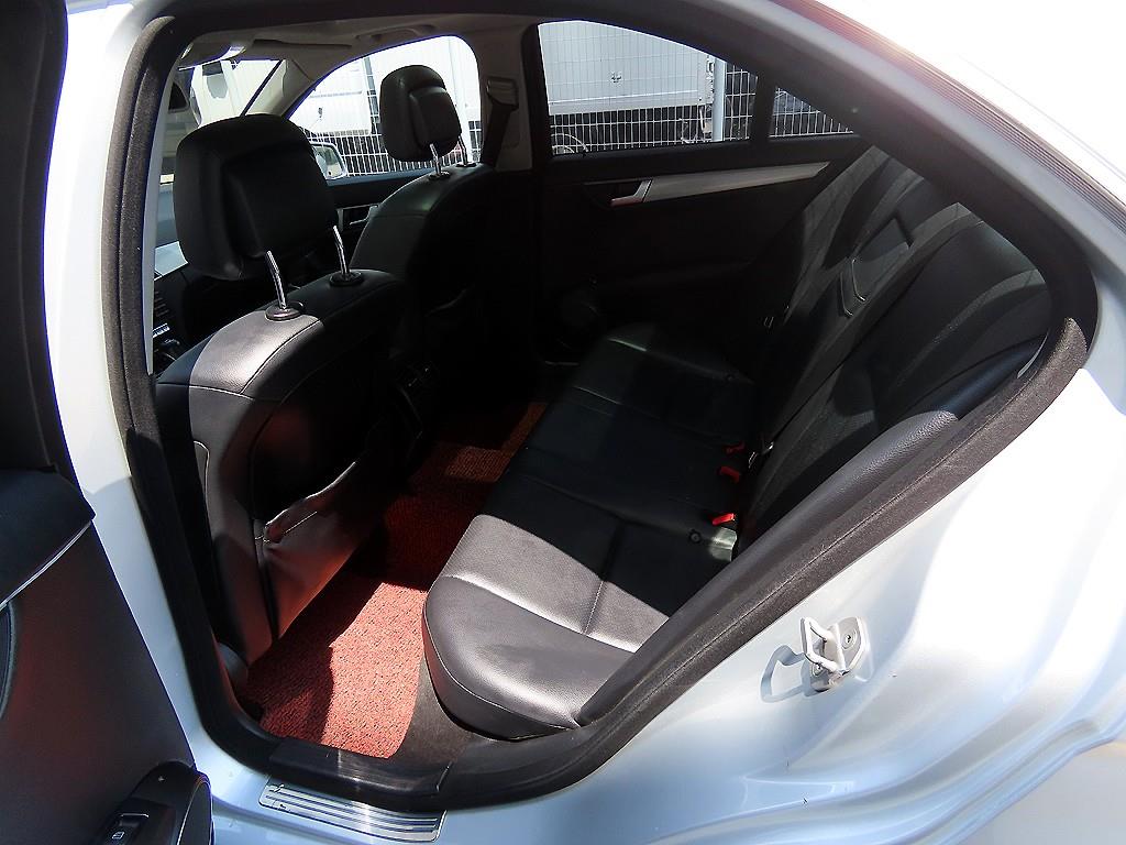 Mercedes Benz C Class - Vista 6