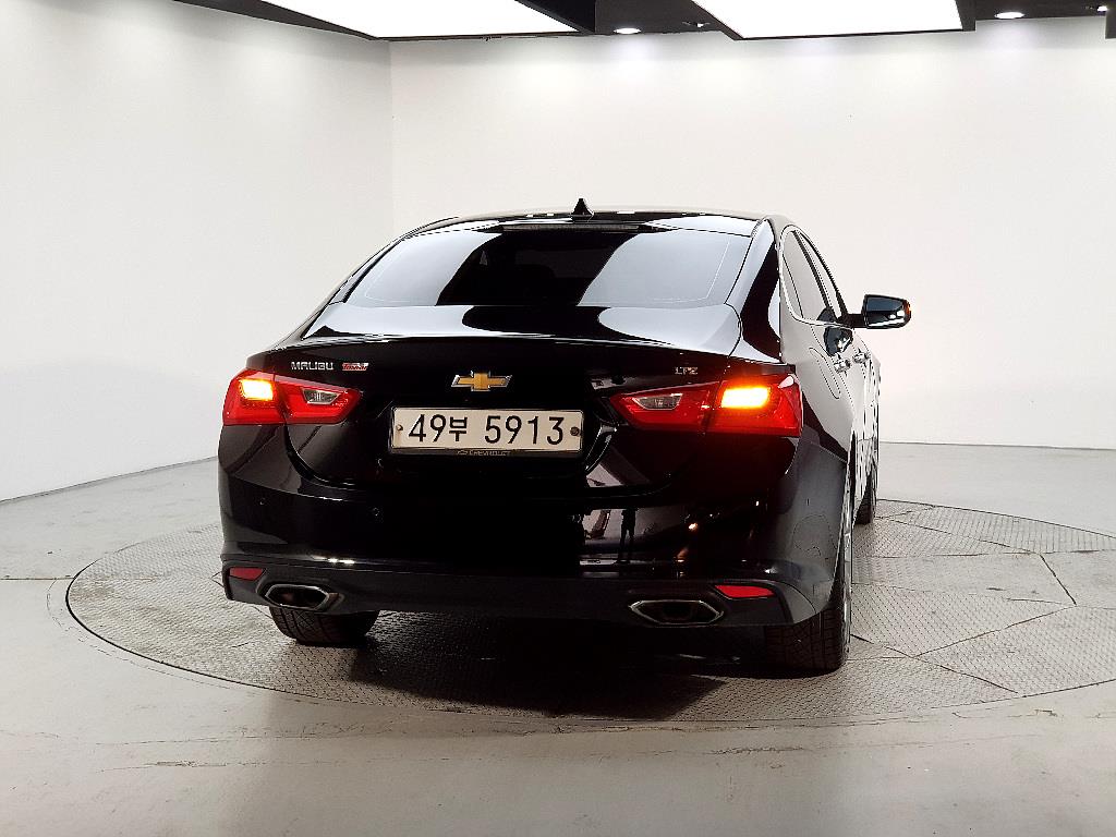 Chevrolet Malibu - Vista 3