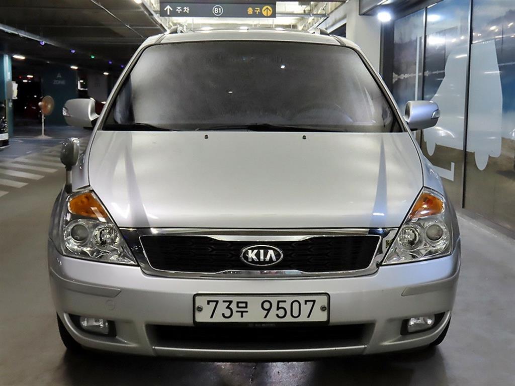 KIA Carnival - Vista 2