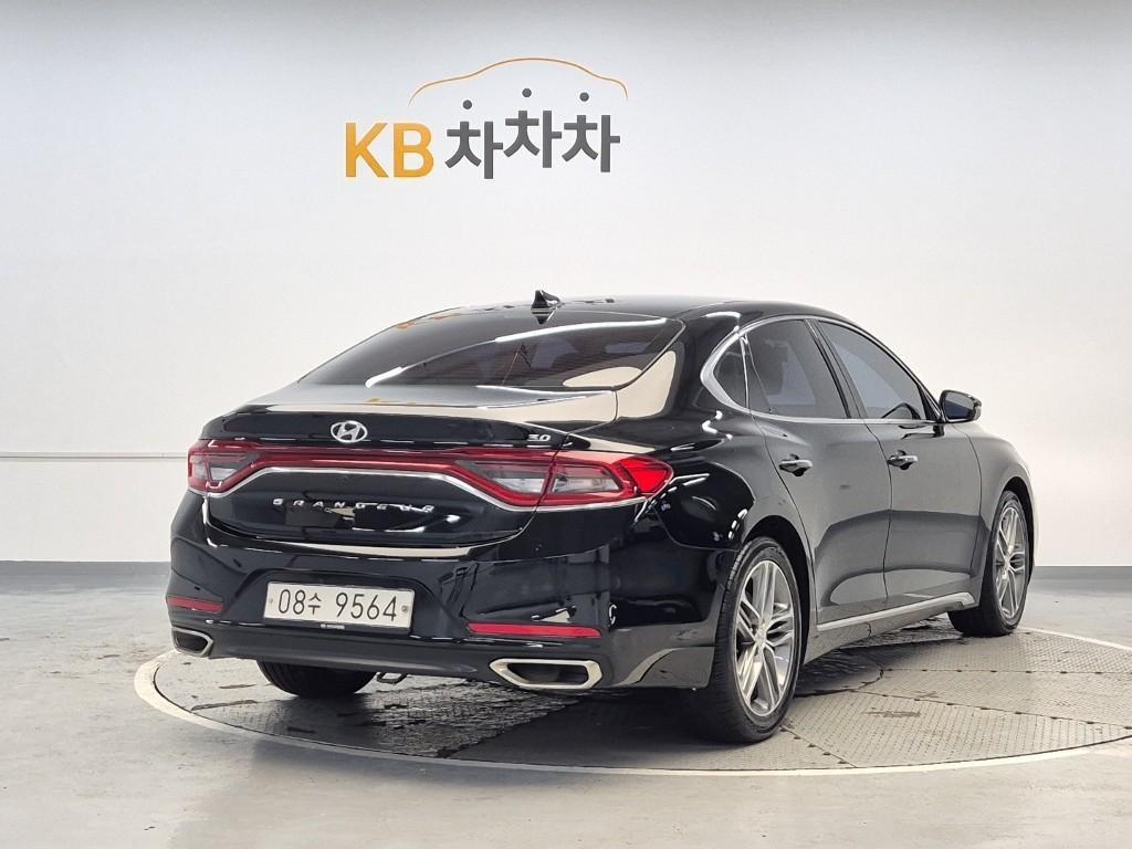 HYUNDAI Grandeur - Vista 3