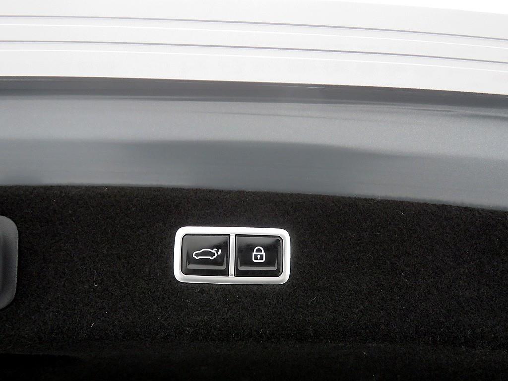 Genesis G90 - Vista 5