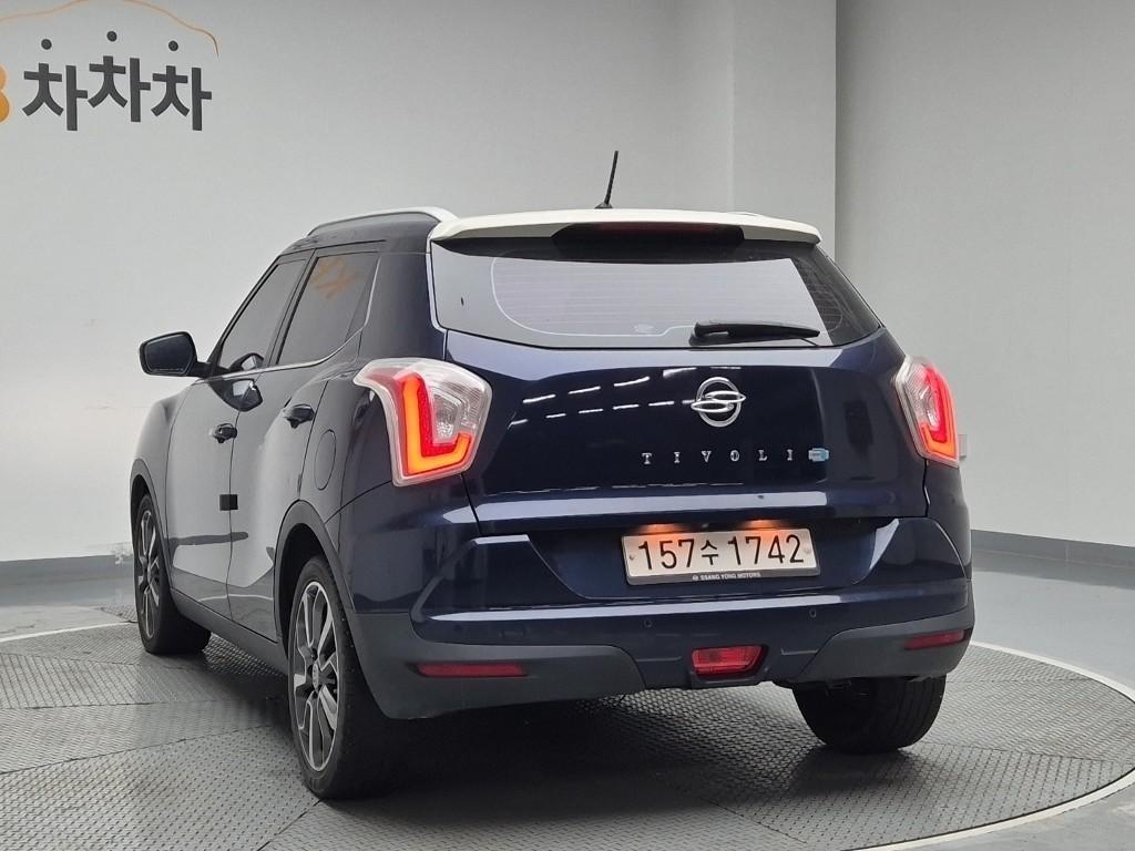 Ssangyong Tivoli - Vista 2