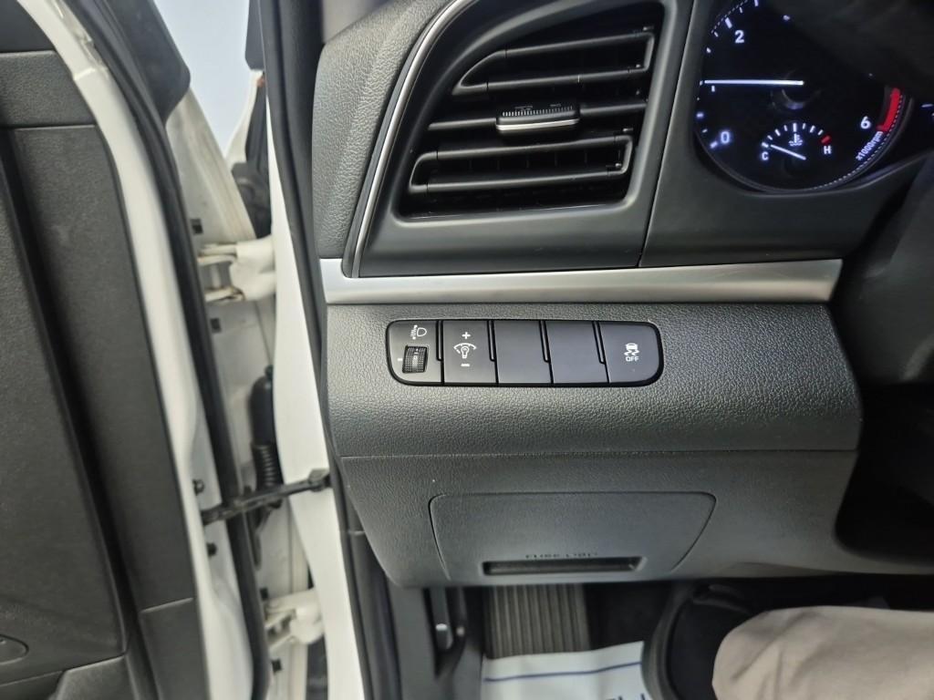 HYUNDAI Avante 2019 Blanco - Importación desde Corea - HF Imports Iquique - Foto 16
