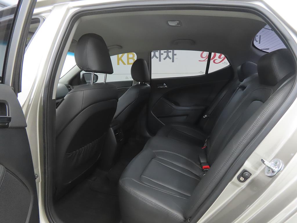 KIA K5 - Vista 6