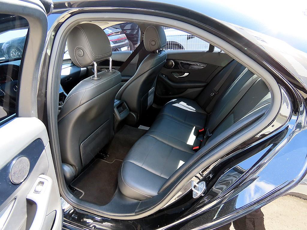 Mercedes Benz C Class - Vista 5
