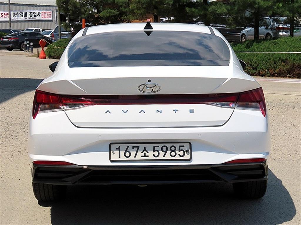 HYUNDAI Avante - Vista 4