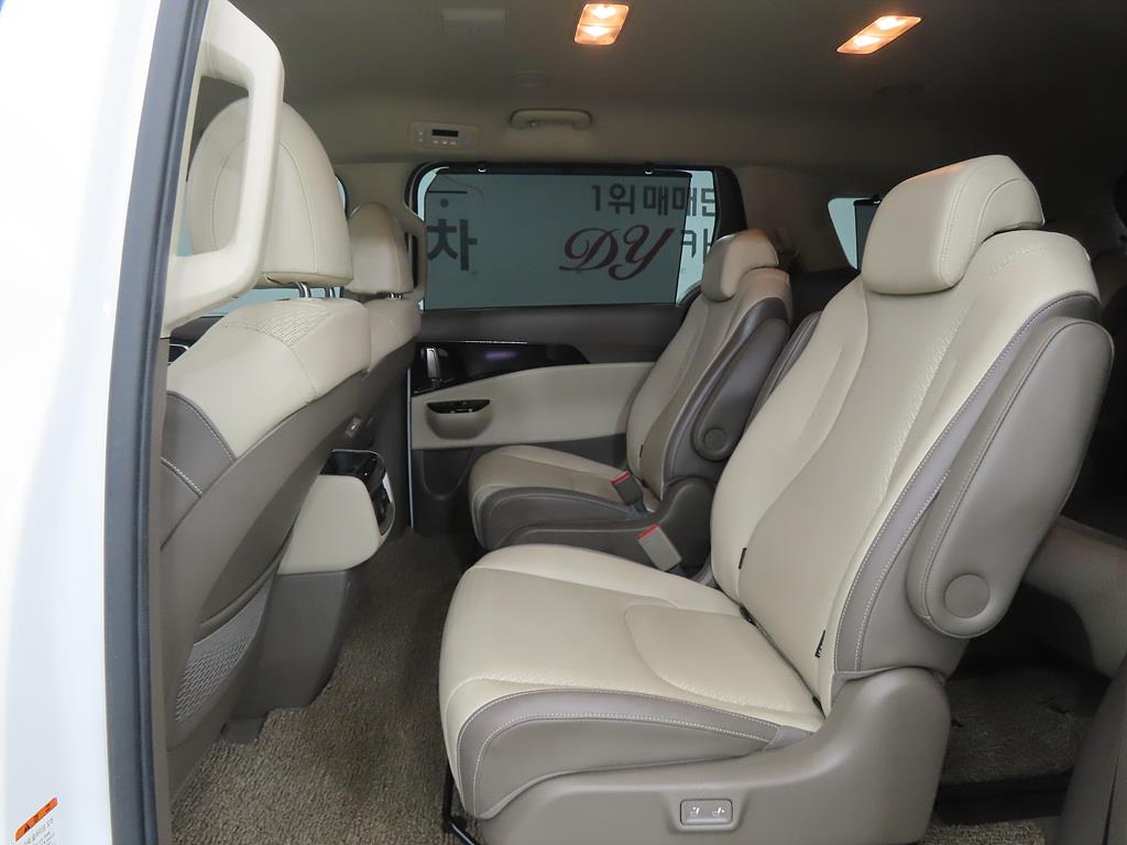 KIA Carnival - Vista 6