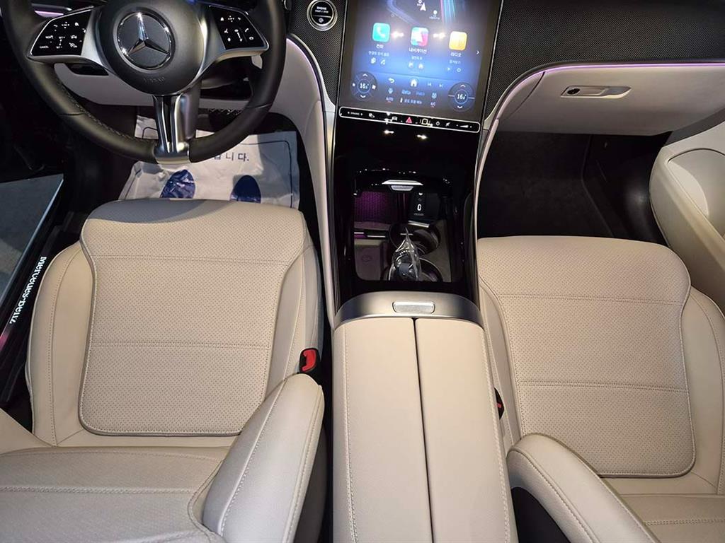 Mercedes Benz GLC Class - Vista 10