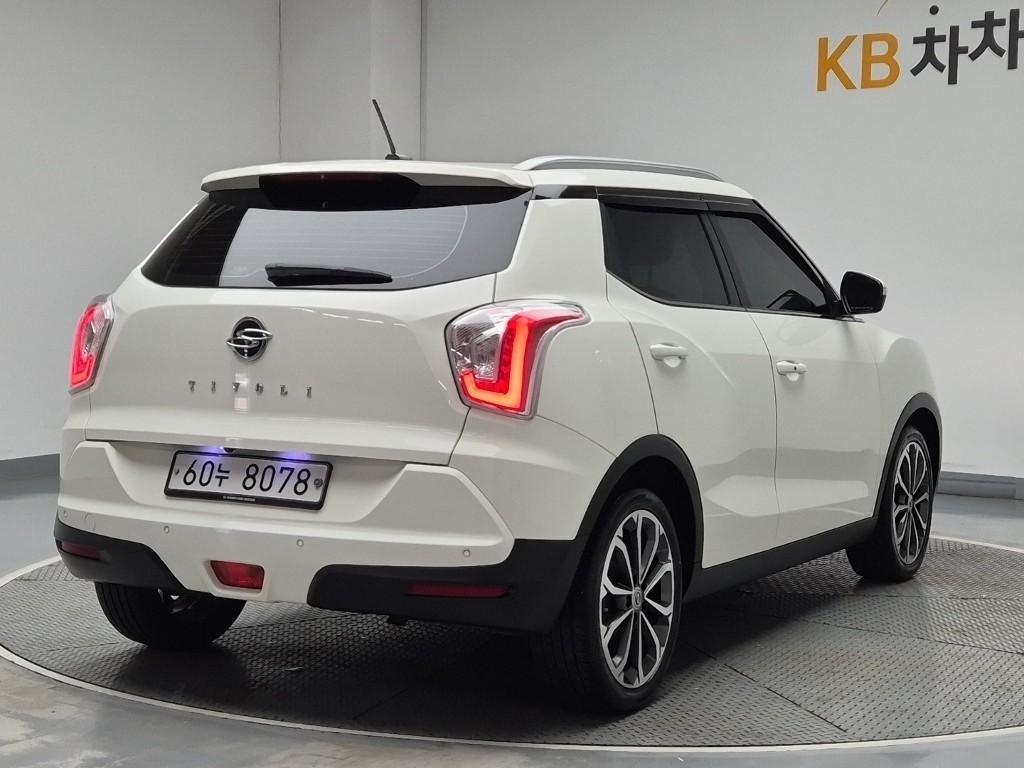 Ssangyong Tivoli - Vista 2
