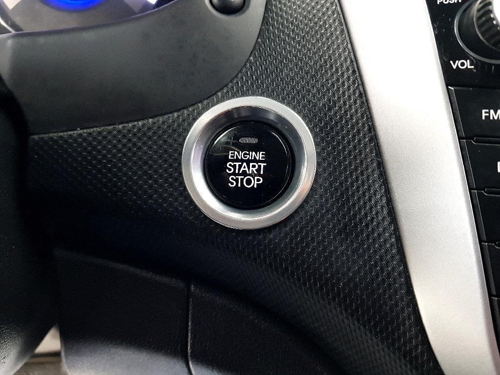 HYUNDAI Accent 2016 Plateado - Importación desde Corea - HF Imports Iquique - Foto 15