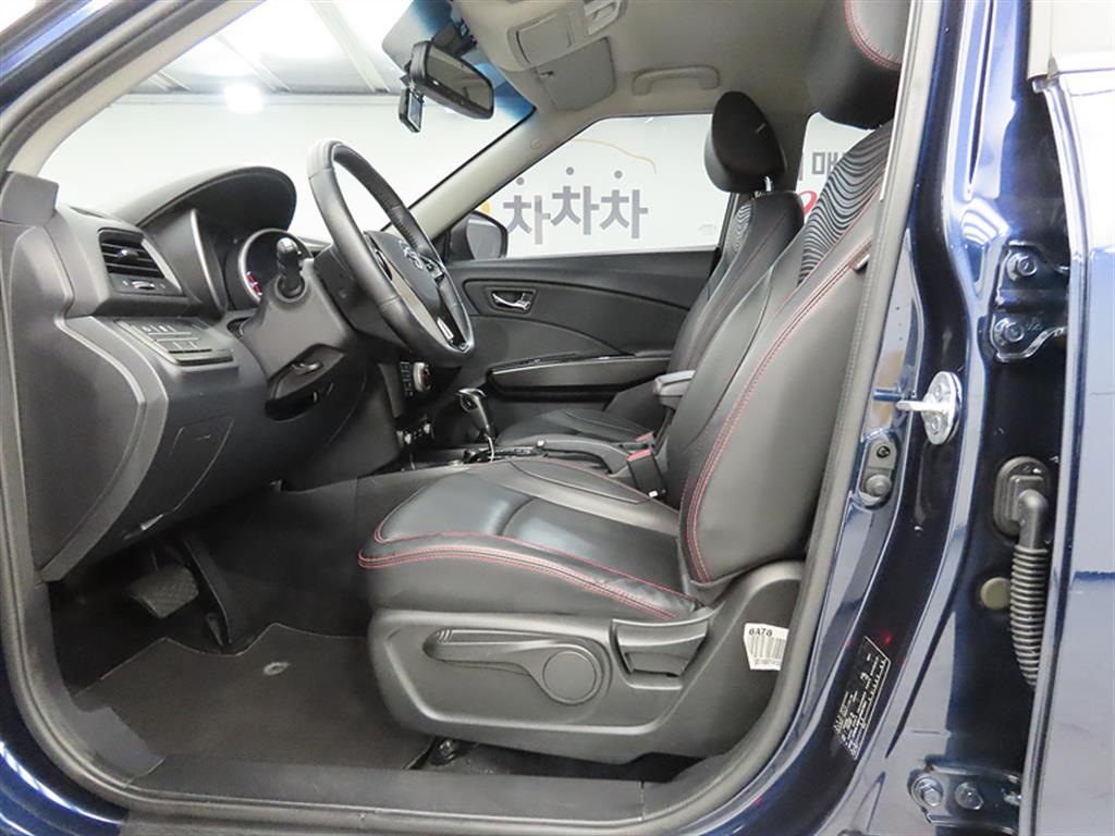 Ssangyong Tivoli - Vista 5