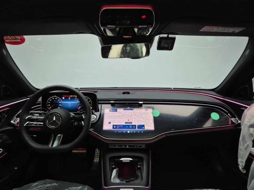 Mercedes Benz E class - Vista 7