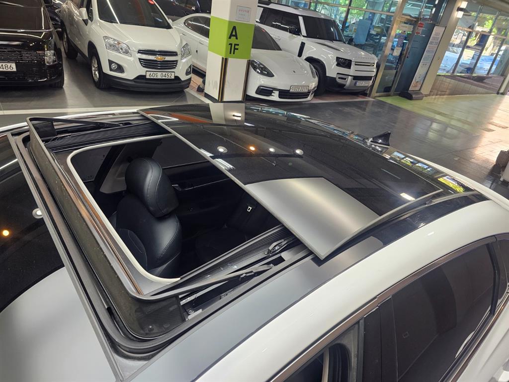 HYUNDAI Grandeur - Vista 11