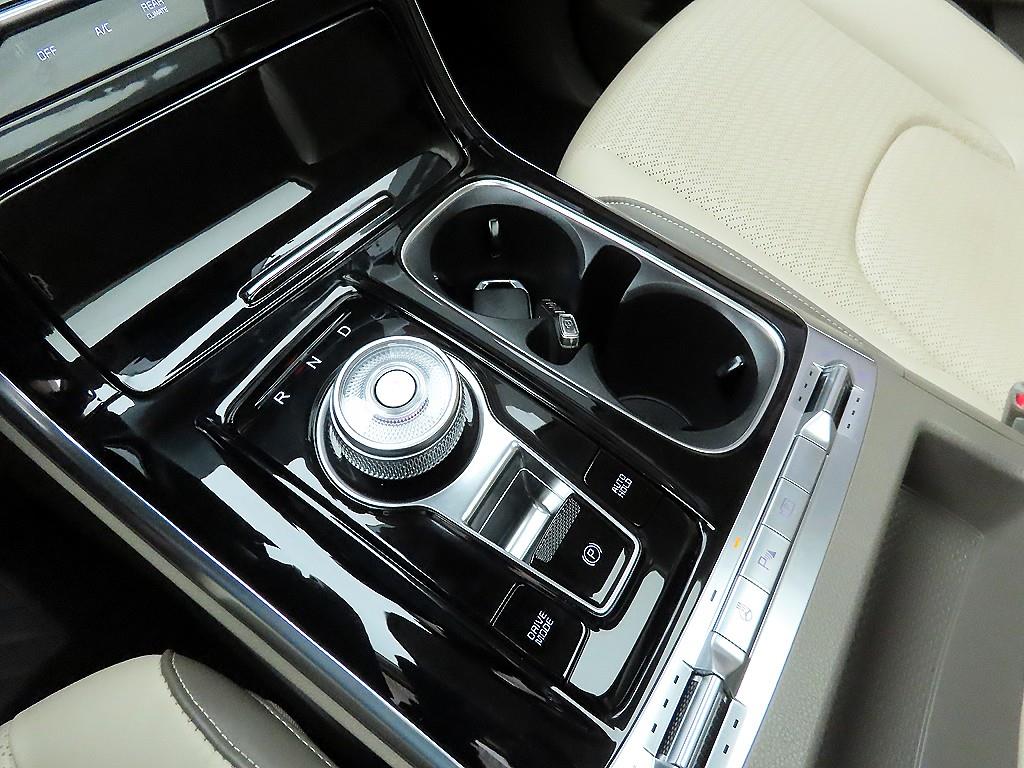 KIA Carnival - Vista 10