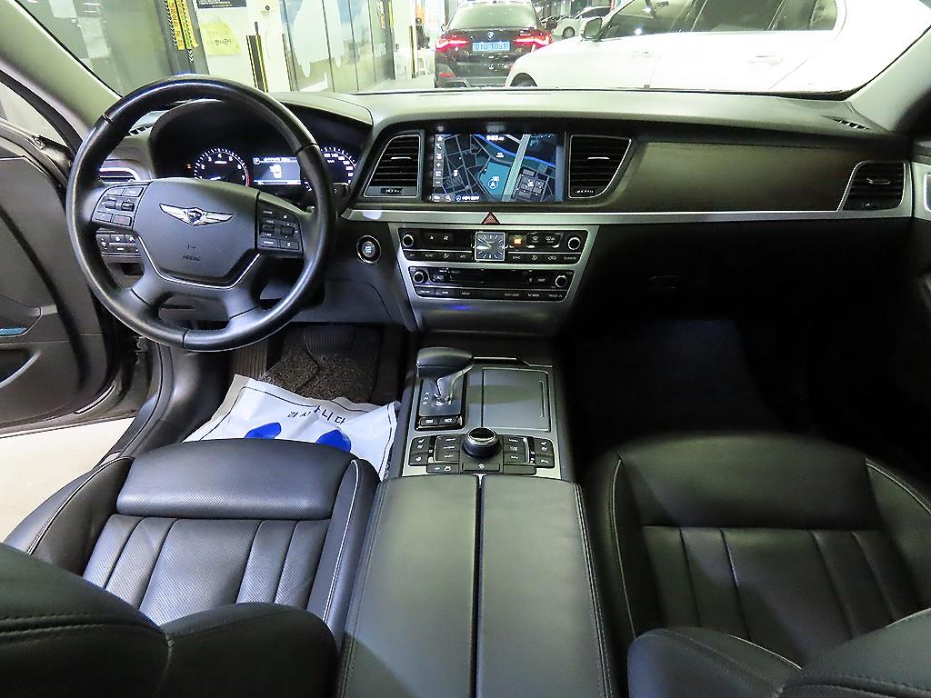 Genesis G80 - Vista 10