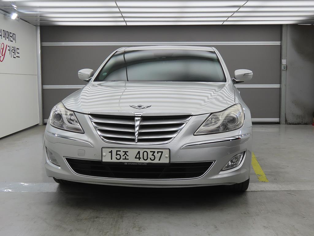 HYUNDAI Genesis - Vista 2