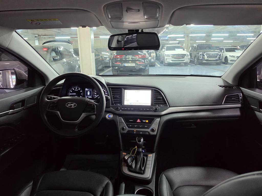 HYUNDAI Avante - Vista 6