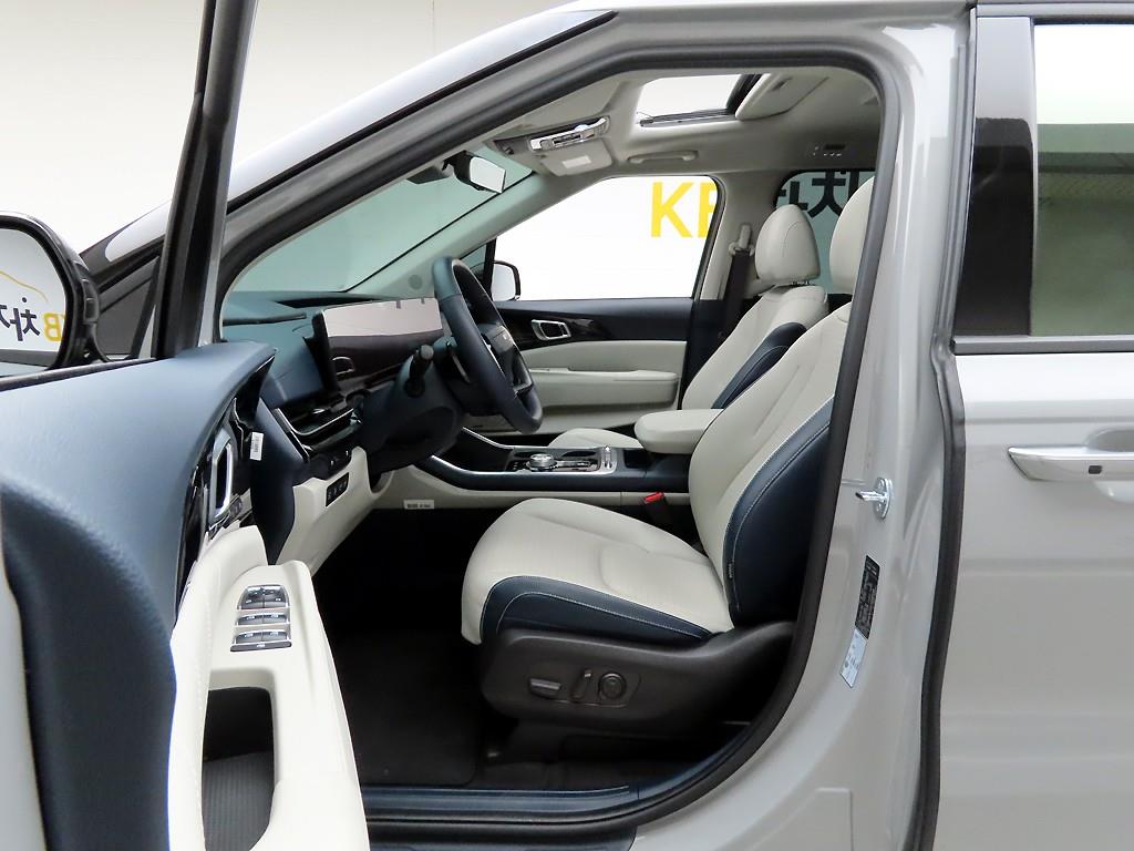 KIA Carnival - Vista 11