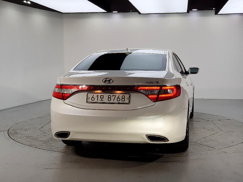 HYUNDAI Grandeur - Vista 3