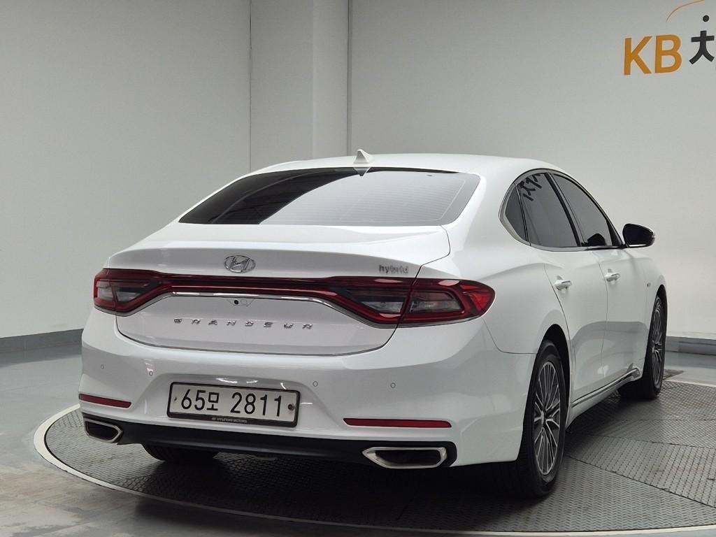 HYUNDAI Grandeur - Vista 3