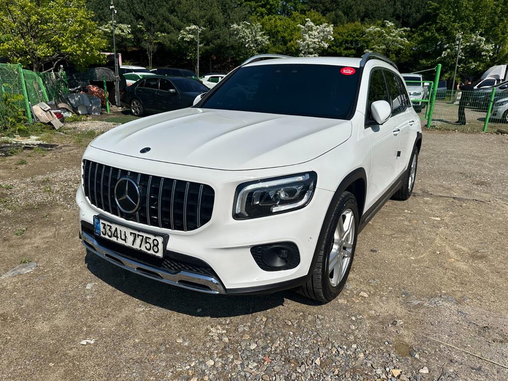 Mercedes Benz GLB Class - Vista 2